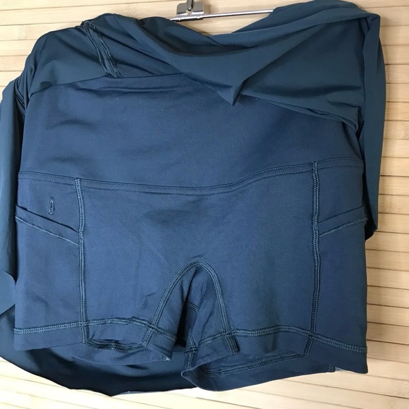 Lululemon skirt/skort - Lost in Pace - Teal Green 4 Tall - Picture 3 of 3